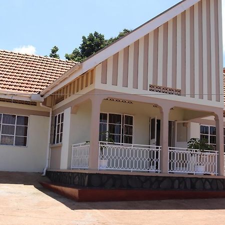 Luwafu Guest House Kampala Zewnętrze zdjęcie